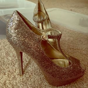 Sparkly gold Steve Madden heels